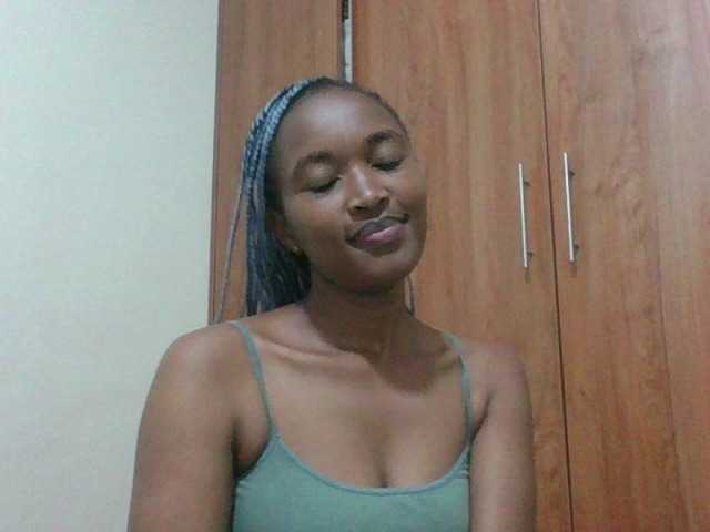 shanizz001's BongaCams show and profile