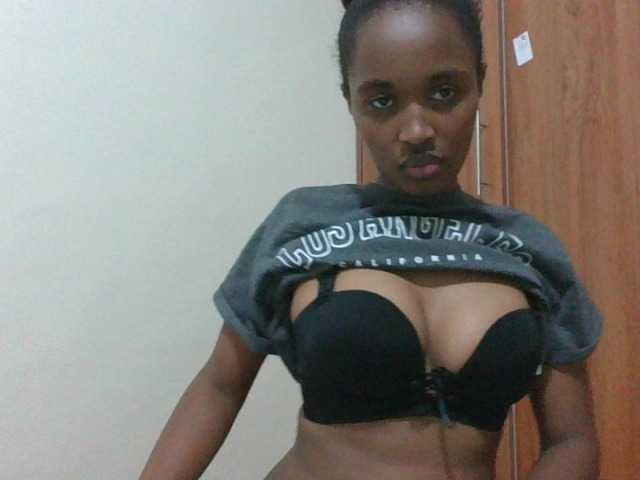 shanizz001 live cam on BongaCams
