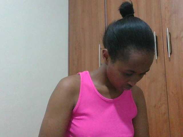 shanizz001 live cam on BongaCams