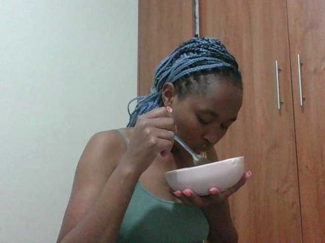 shanizz001's BongaCams show and profile