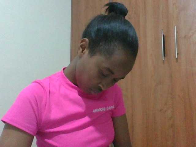 shanizz001 live cam on BongaCams