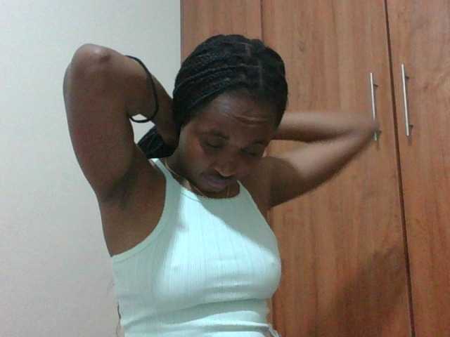 shanizz001 live cam on BongaCams