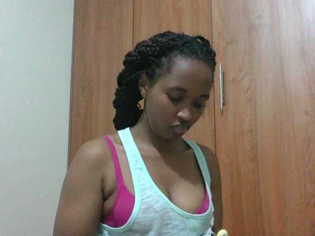 shanizz001 live cam on BongaCams