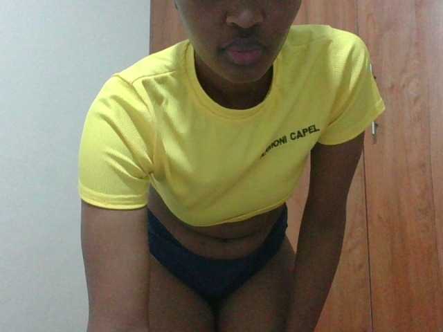 shanizz001 live cam on BongaCams