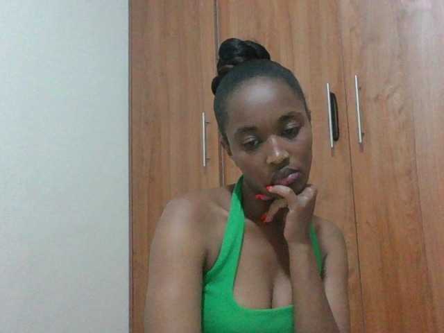 shanizz001 live cam on BongaCams