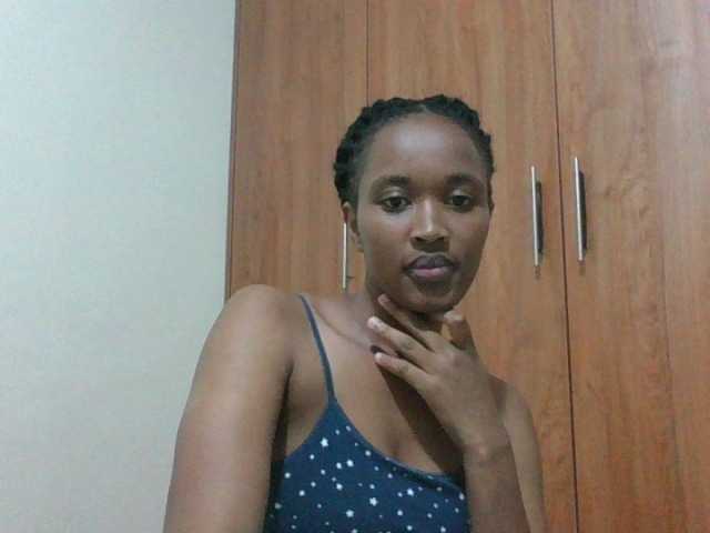 shanizz001 live cam on BongaCams