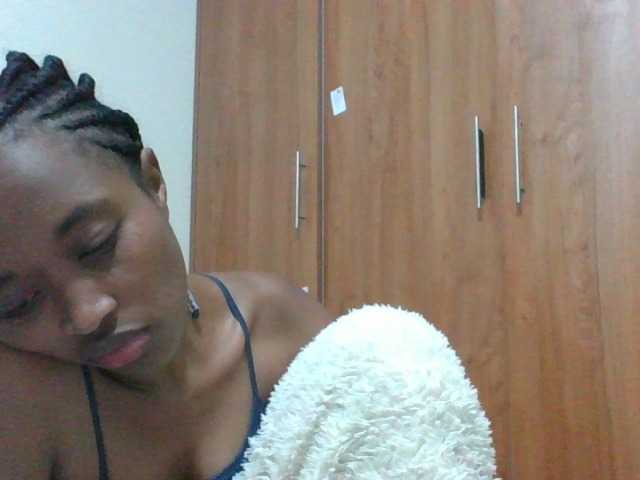 shanizz001 live cam on BongaCams