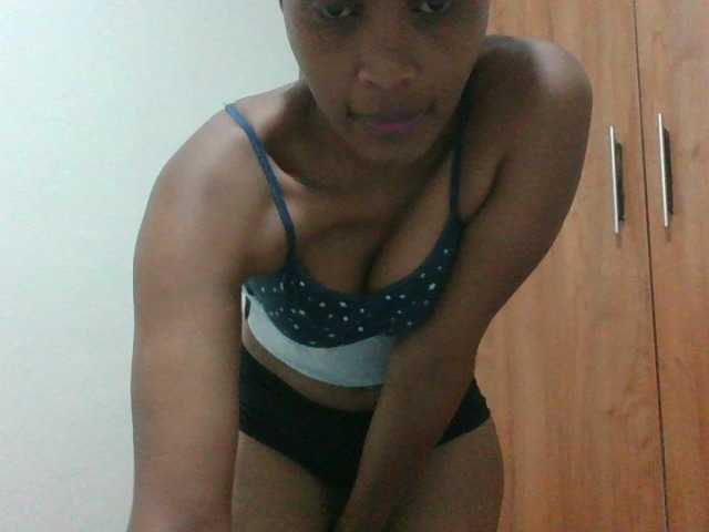 shanizz001 live cam on BongaCams