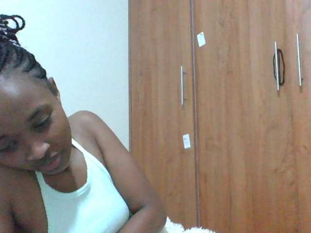 shanizz001 live cam on BongaCams