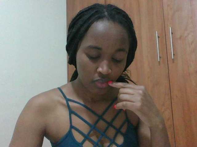 shanizz001 live cam on BongaCams