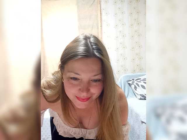 VselenaSun402 live webcam show