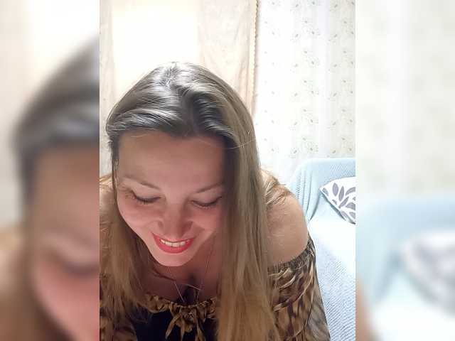 VselenaSun402 live cam on BongaCams