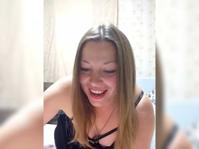 VselenaSun402 live cam on BongaCams