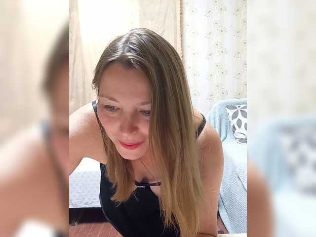 VselenaSun402 live cam on BongaCams