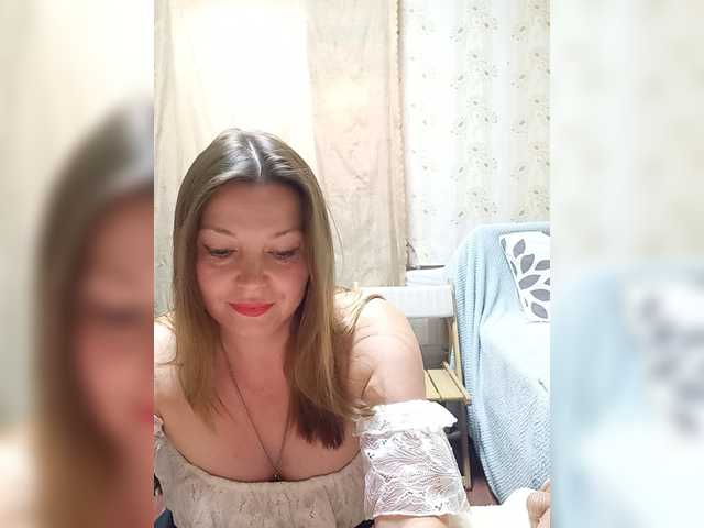 VselenaSun402 live cam on BongaCams