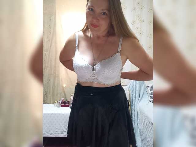 VselenaSun402 live cam on BongaCams