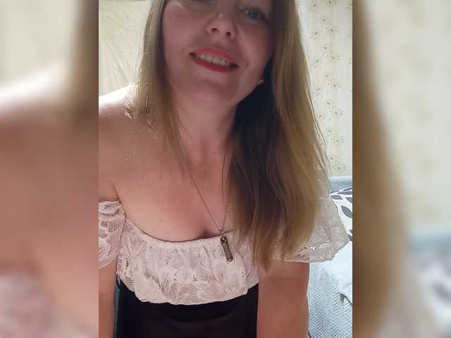 VselenaSun402 live webcam show