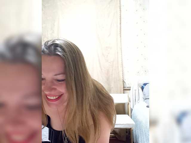 VselenaSun402 live cam on BongaCams