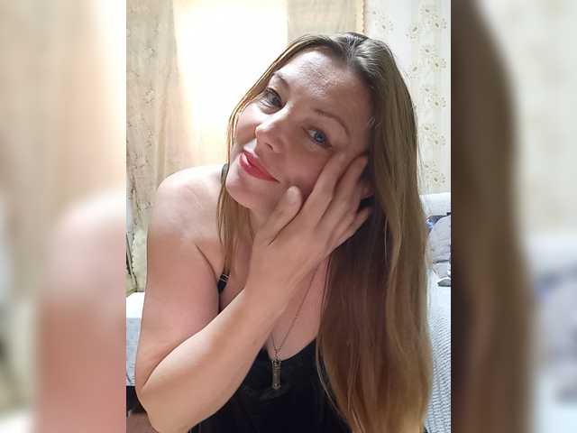 VselenaSun402 live cam on BongaCams