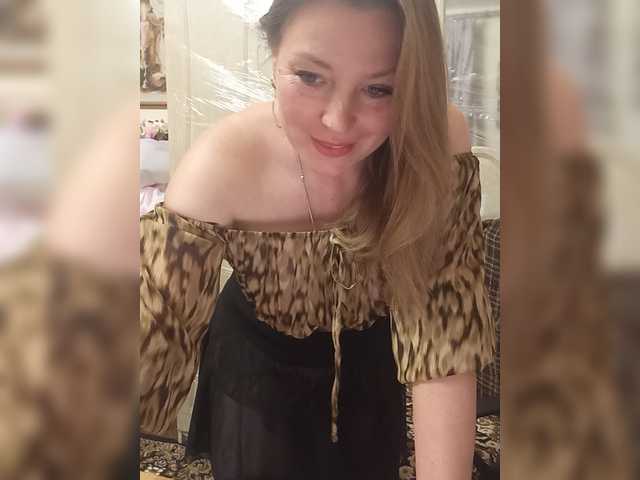 VselenaSun402 live cam preview