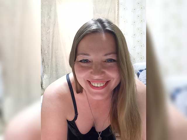 VselenaSun402 live cam on BongaCams