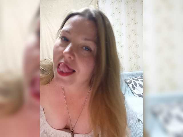 VselenaSun402 live webcam show