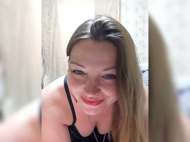 VselenaSun402 live cam on BongaCams