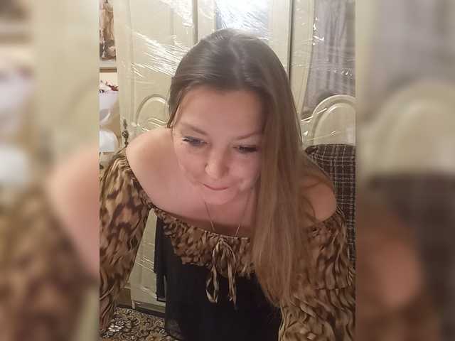 VselenaSun402 live cam on BongaCams