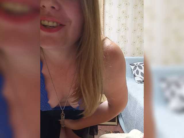 VselenaSun402 live cam on BongaCams