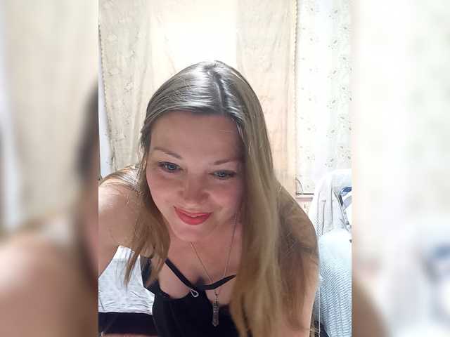 VselenaSun402 live cam on BongaCams