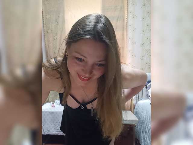 VselenaSun402 live cam on BongaCams