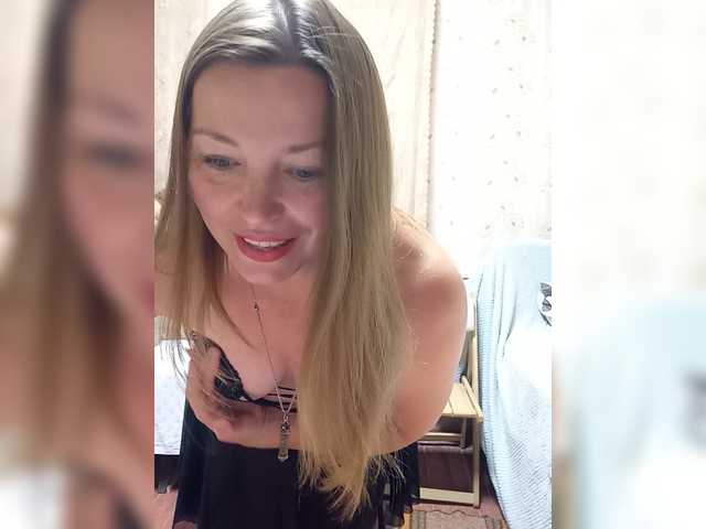 VselenaSun402 live webcam show