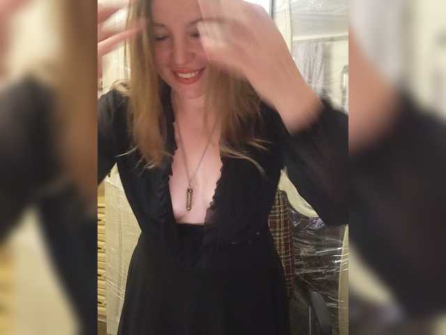 VselenaSun402 live cam on BongaCams
