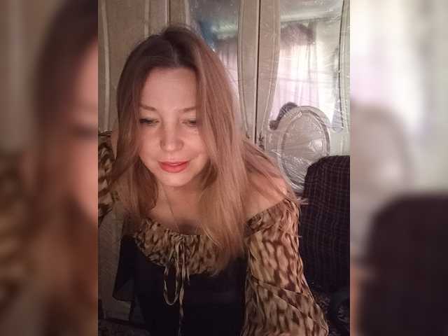 VselenaSun402 live cam preview
