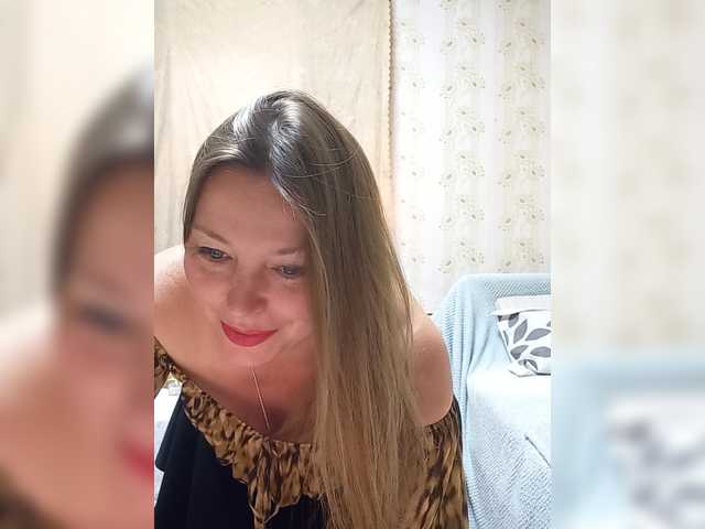 VselenaSun402 live cam on BongaCams