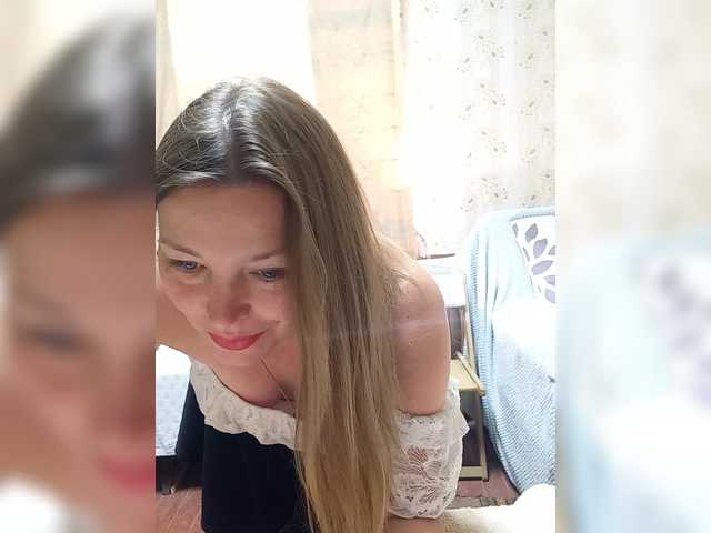 VselenaSun402 live cam on BongaCams