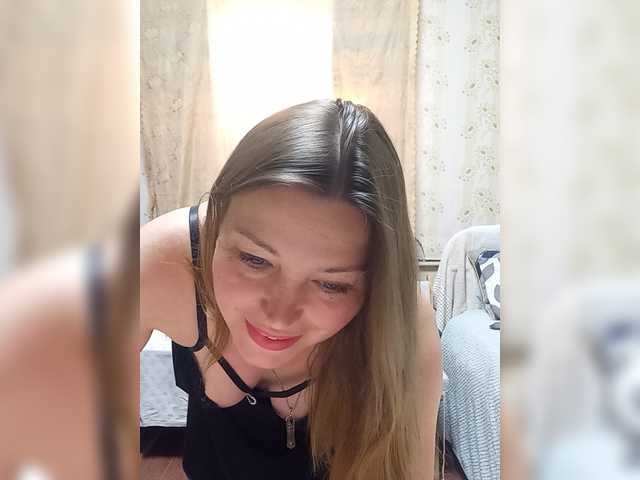VselenaSun402 live cam on BongaCams