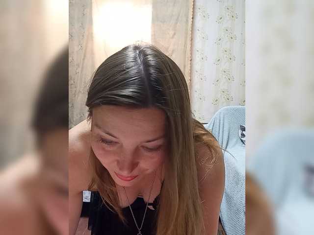 VselenaSun402 live webcam show