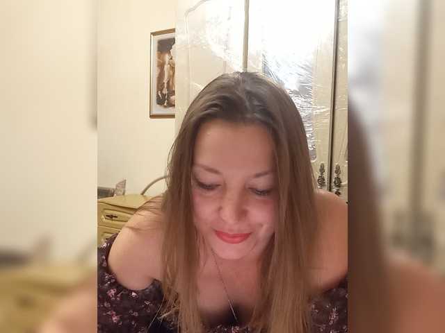 VselenaSun402 live cam on BongaCams