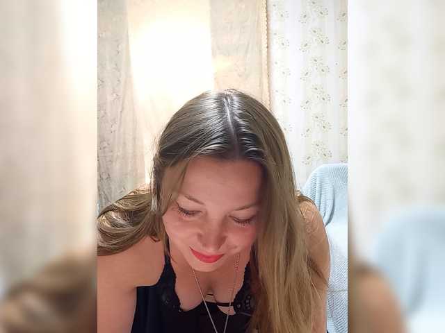 VselenaSun402 live cam on BongaCams
