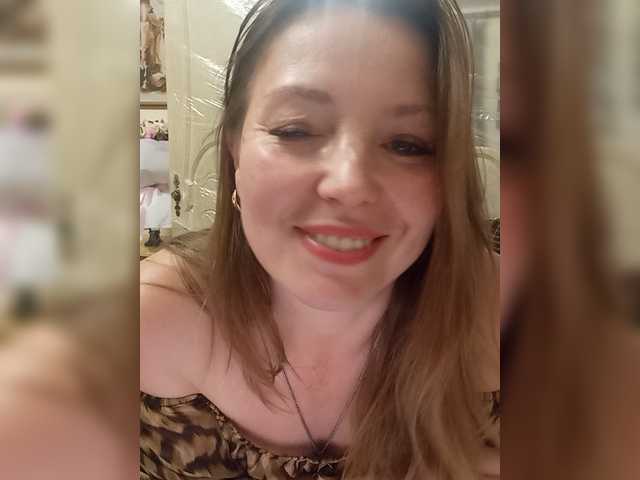 VselenaSun402 live cam on BongaCams