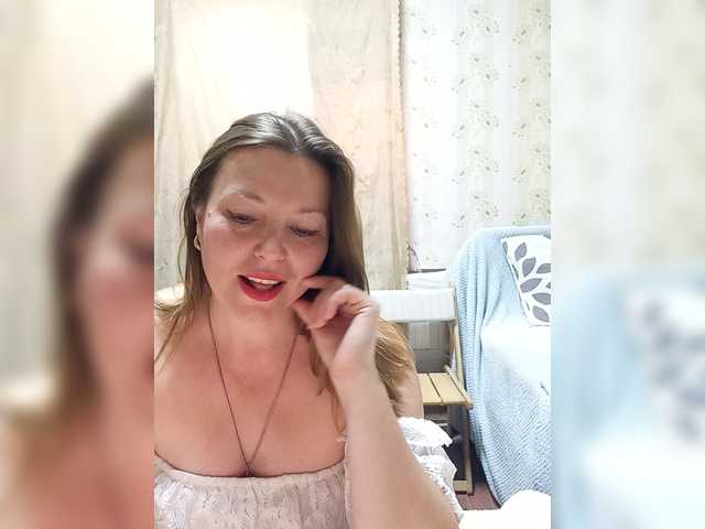 VselenaSun402 live cam on BongaCams