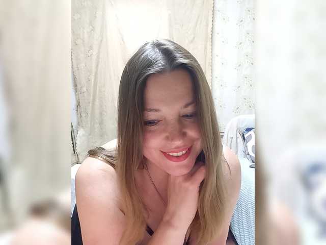 VselenaSun402 live cam on BongaCams