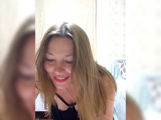 VselenaSun402 live cam on BongaCams