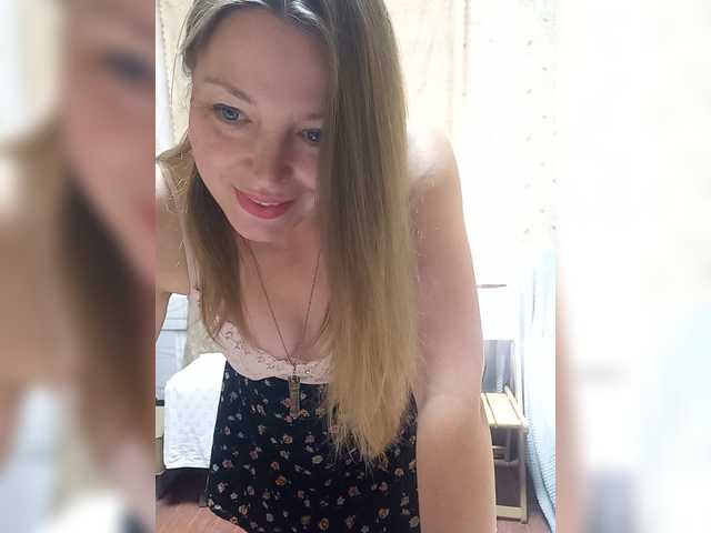 VselenaSun402 live cam on BongaCams