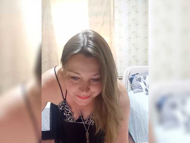 VselenaSun402 live cam on BongaCams