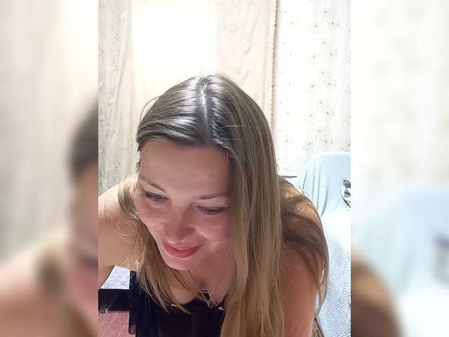 VselenaSun402 live webcam show