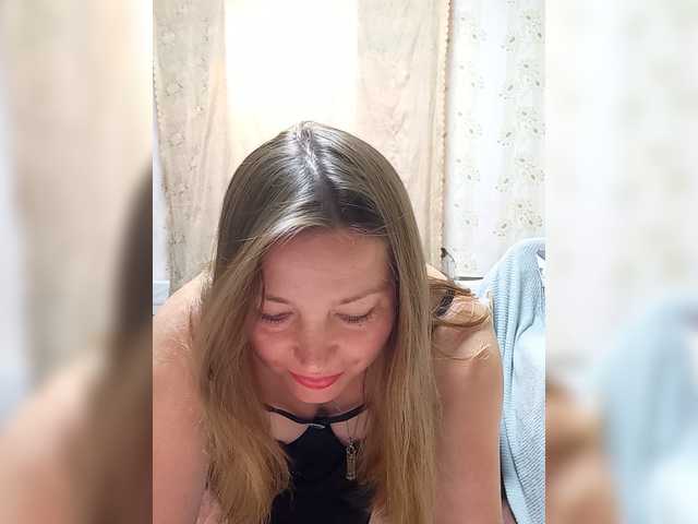 VselenaSun402 live webcam show