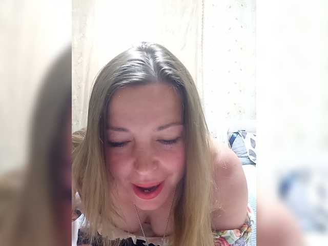 VselenaSun402 live cam on BongaCams
