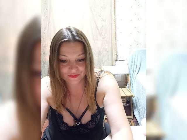 VselenaSun402 live cam on BongaCams